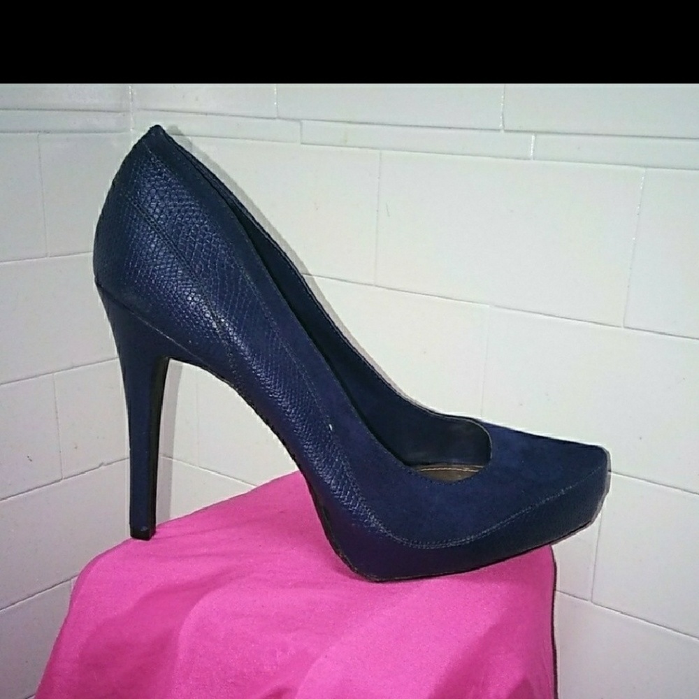 BCBG pump 😍
